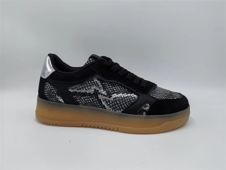 Low Sneaker